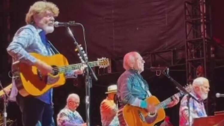 Buffett performs in San Diego, Summer tour starts in July